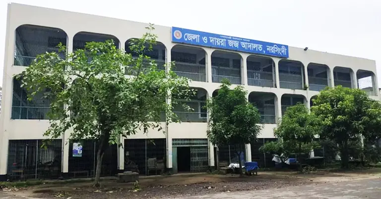 লোডশেডিংয়ে আদালতের কাঠগড়া থেকে পালালো আসামি